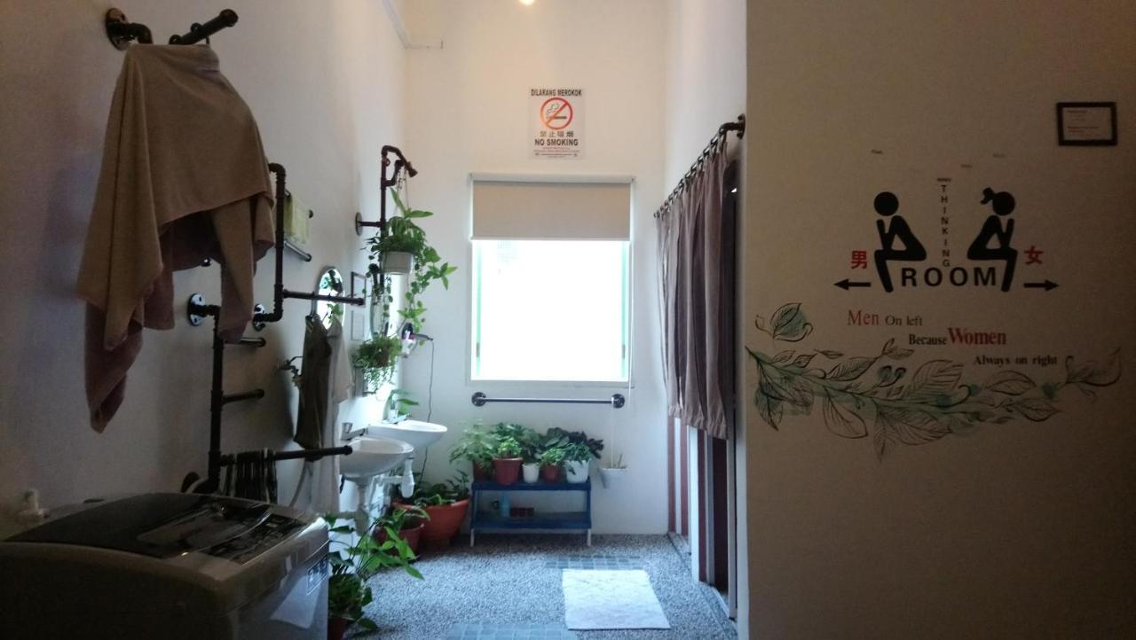 Stay With Me Capsules Hostel ملقا المظهر الخارجي الصورة