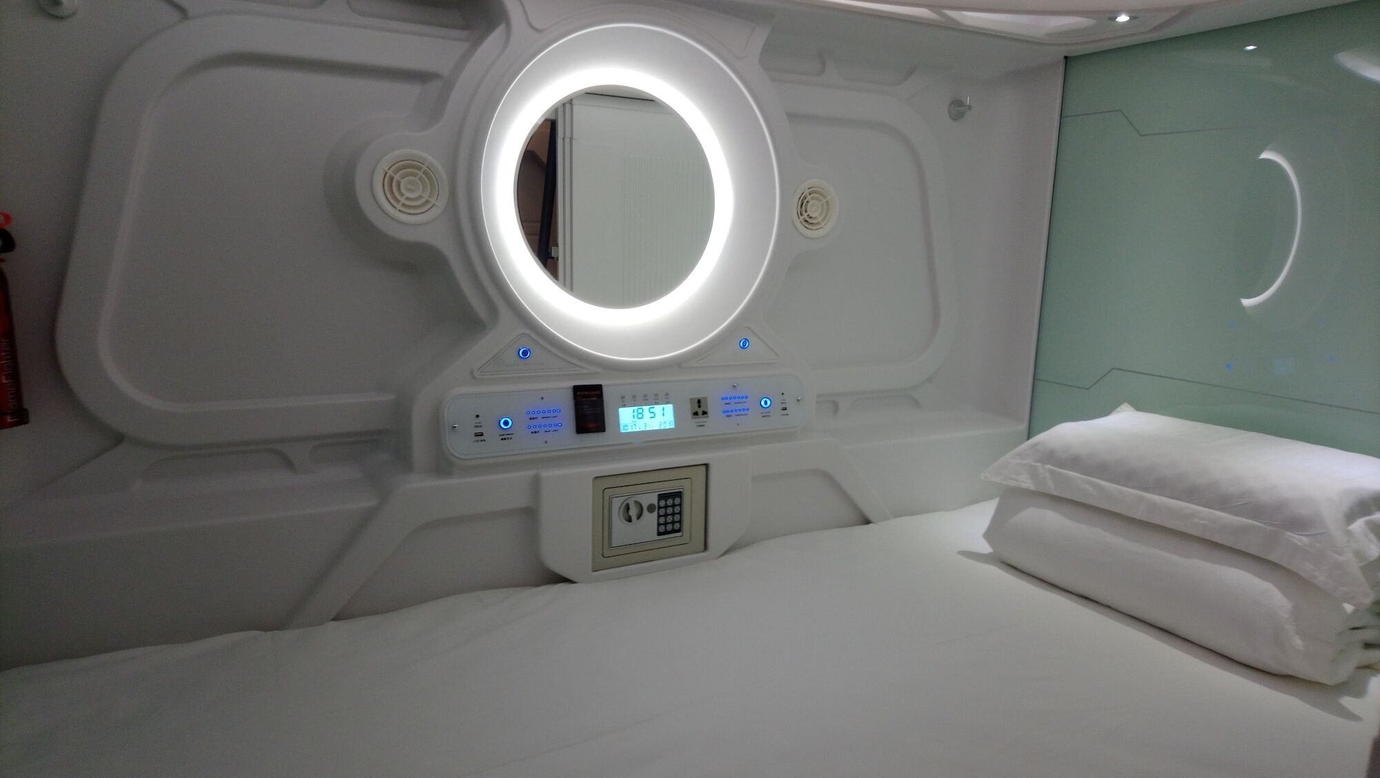 Stay With Me Capsules Hostel ملقا المظهر الخارجي الصورة